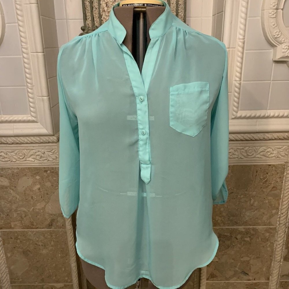 Penelope. Sz Large. Sheer Chiffon 3/4 Sleeve Pullover/Placket. Asymetric. B73
